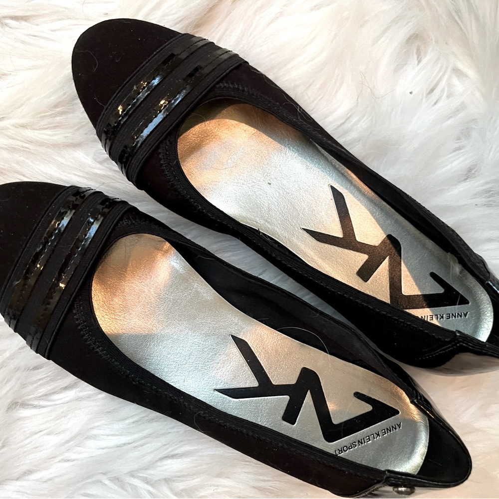 Womens Anne Klein black flats